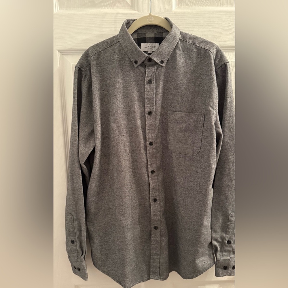Men's Gray Flannel Button-Up Shirt
